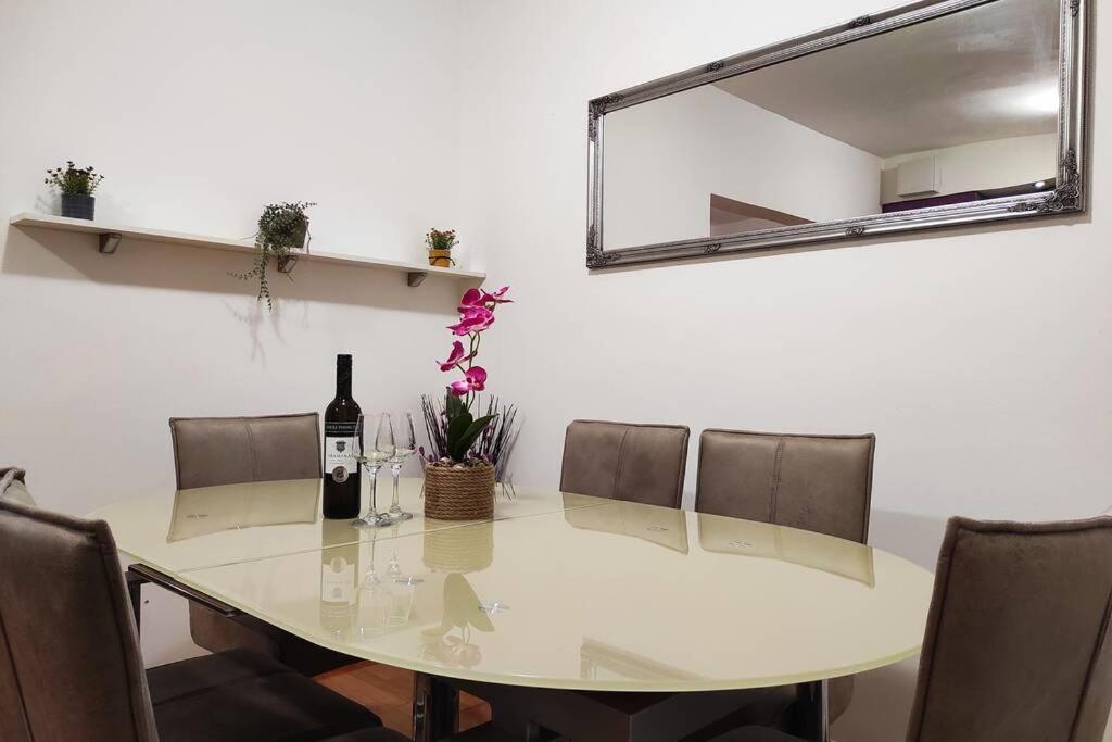 Spacious Apartment Near City Center And The Beach 스플리트 외부 사진